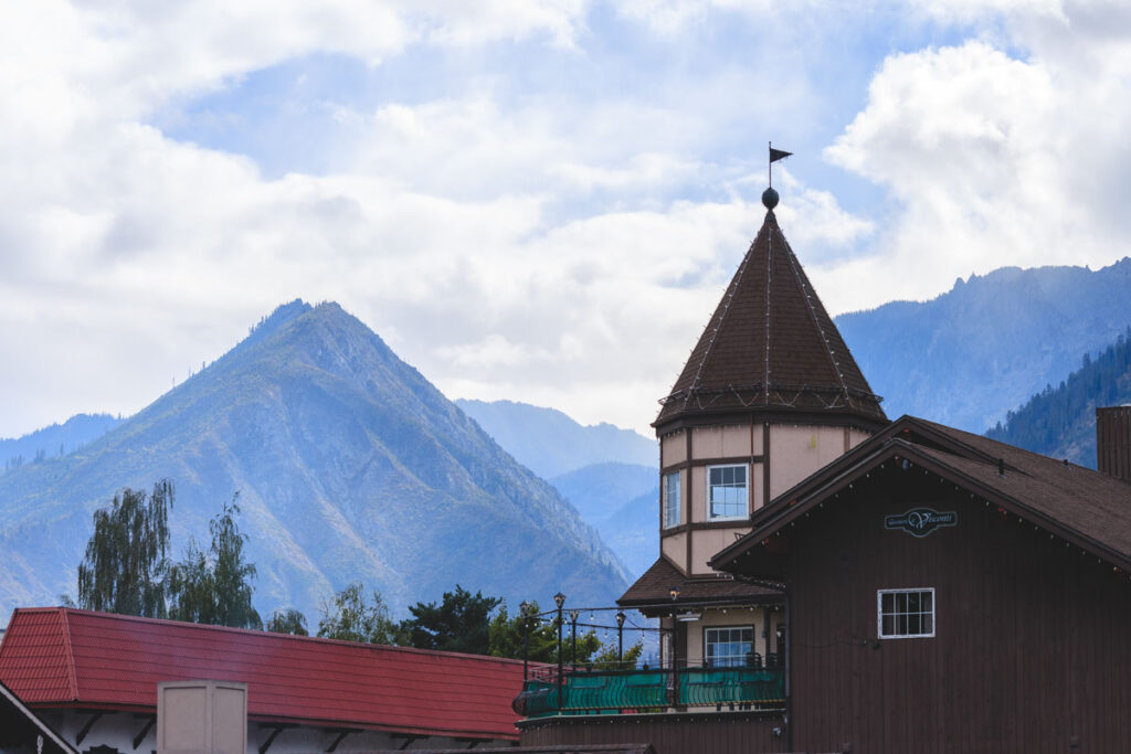 View of buildings and mountains in Leavenworth, Washington