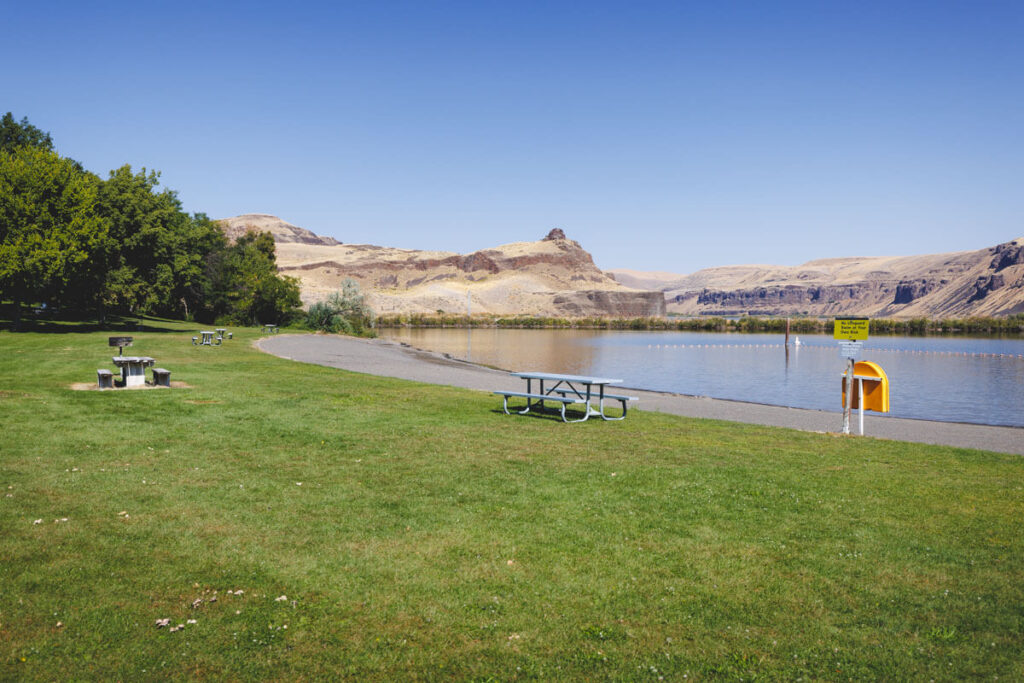 Enjoy a picnic at Lyons Ferry State Park.