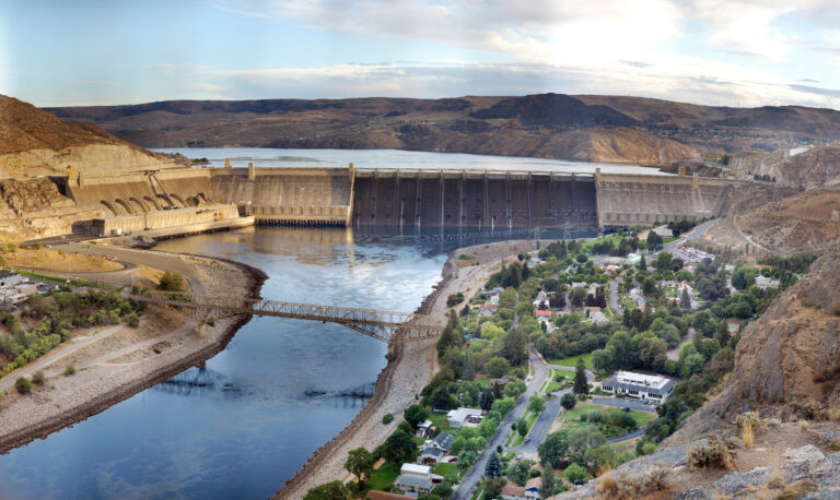 The largest concrete structure in the country sits in Washington, and it lights up for free every summer night